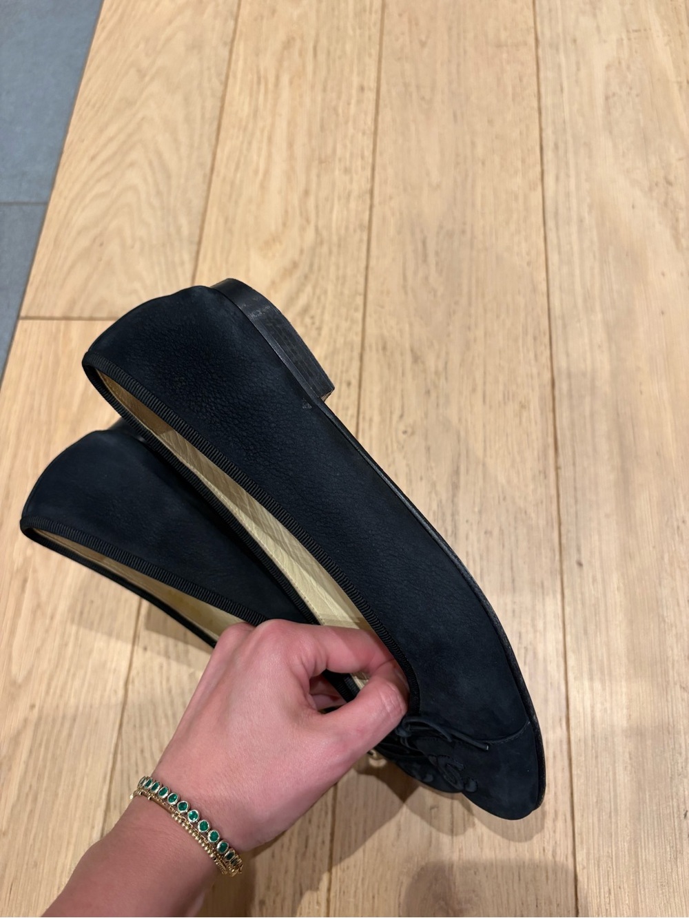 CHANEL Black Suede CC Logo Cap toe Ballet Flats with Bow - Picture 6 of 8